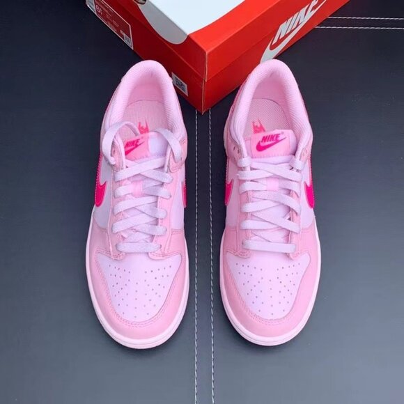 Women's Nike dunk low Triple pink - Picture 3 of 6